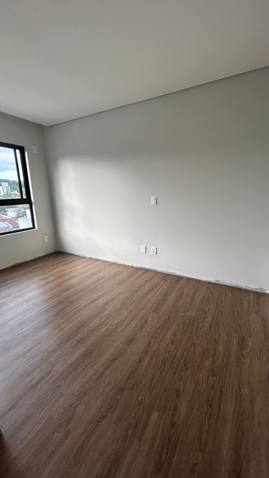 PISO VINÍLICO DE PVC AMÊNDOA — foto 2
