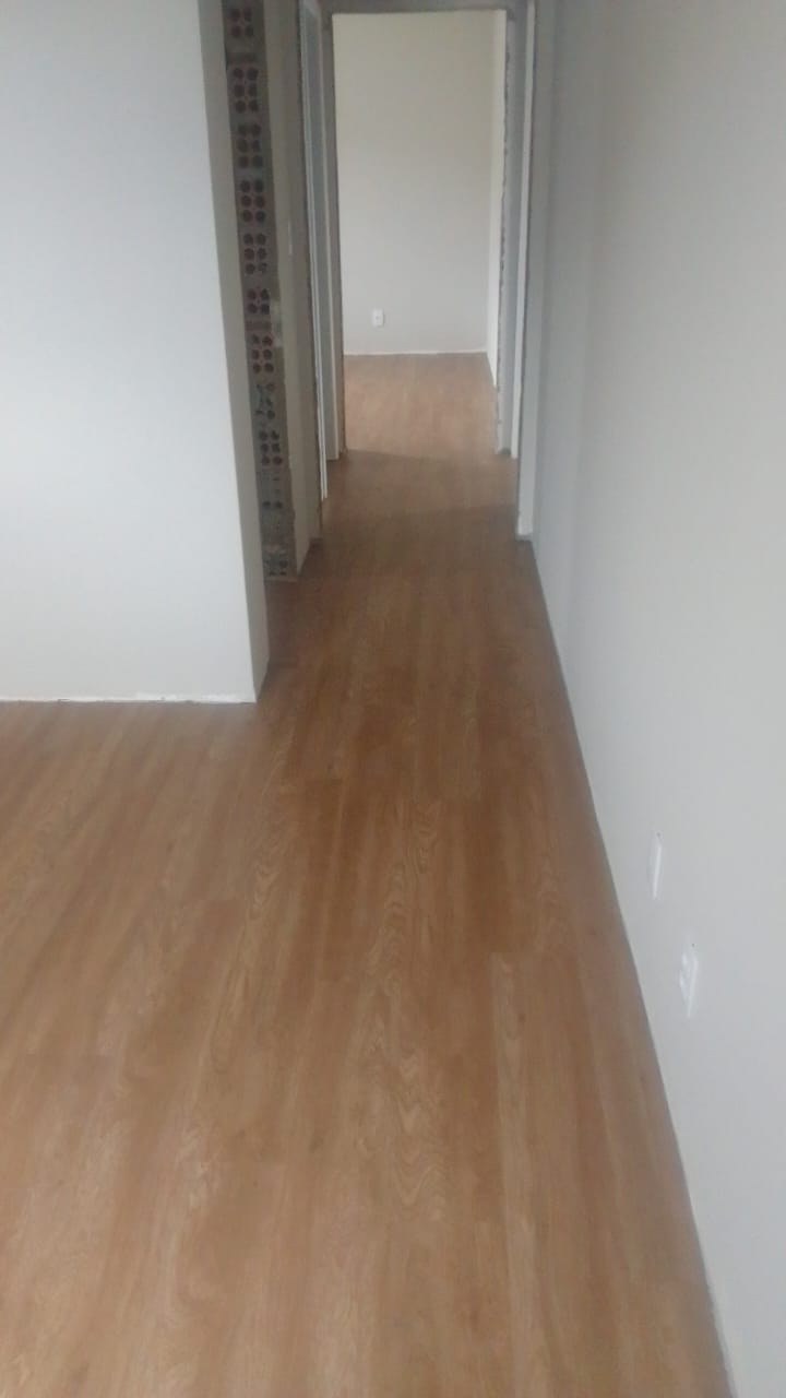 PISO VINÍLICO DE PVC ANDIROBA — foto 4