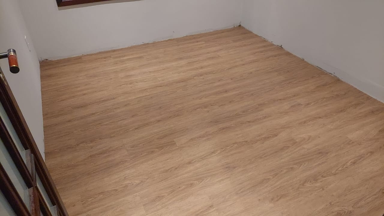 PISO VINÍLICO DE PVC AMÊNDOA — foto 4