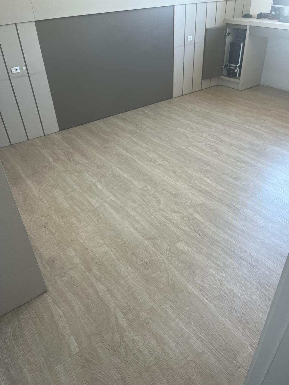 PISO VINÍLICO BAUNILHA — foto 2