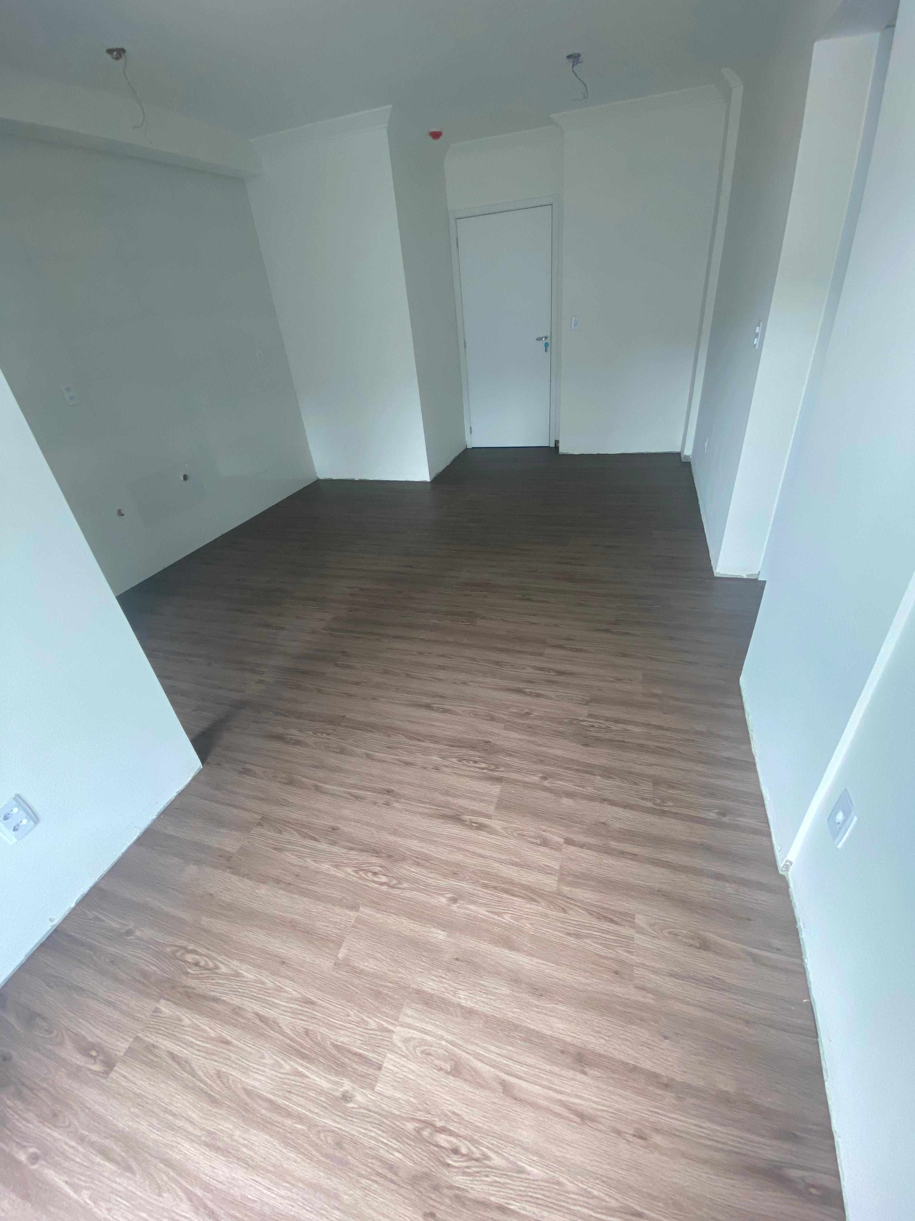 PISO VINÍLICO DE PVC CRAVO — foto 2