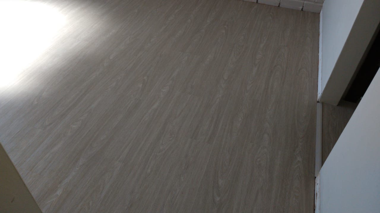 PISO DE PVC LAVANDA — foto 4