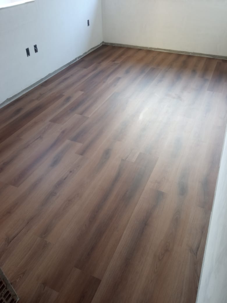PISO VINÍLICO LICHIA — foto 3