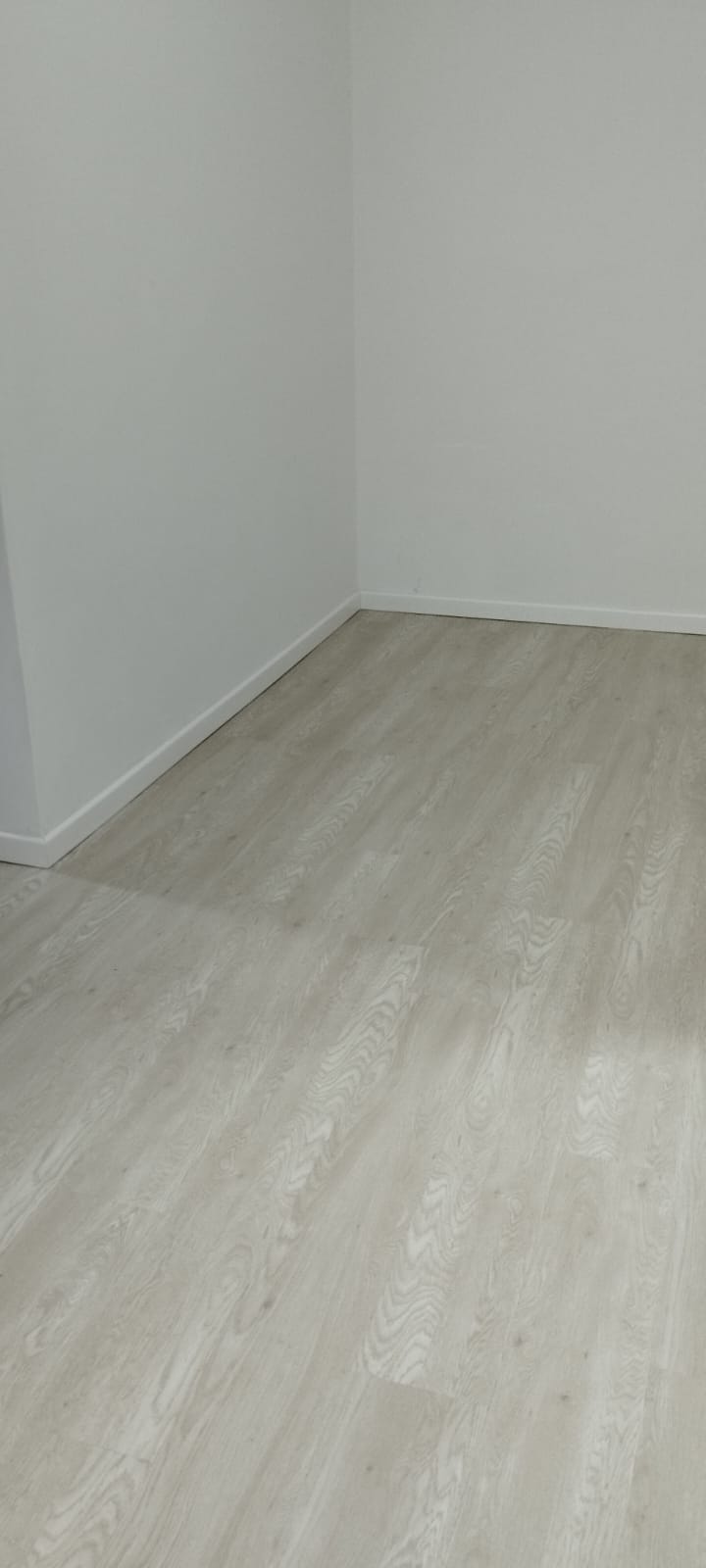 PISO VINÍLICO DE PVC PLÁTANO — foto 2