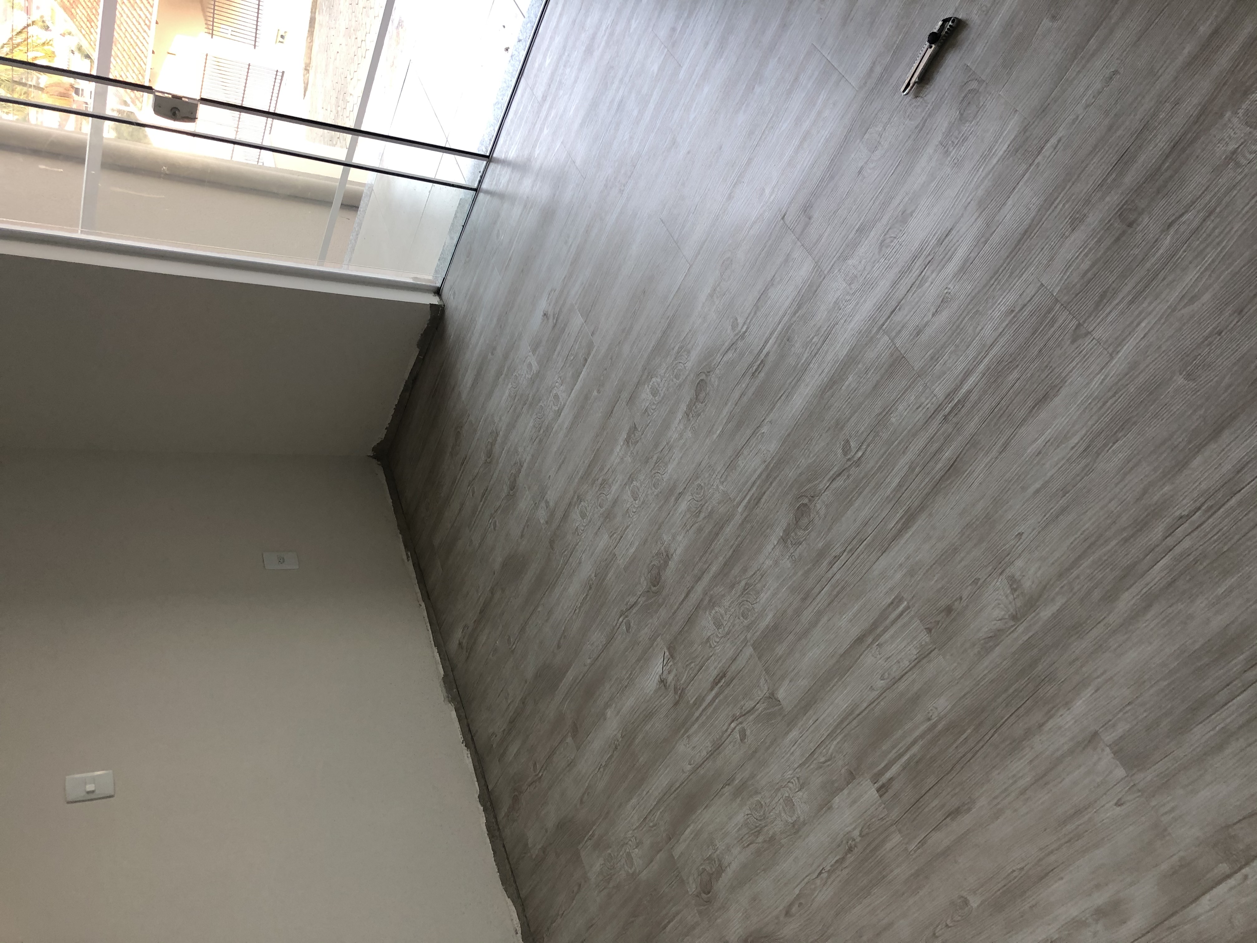 Piso de PVC Pátina Nevoa — foto 5