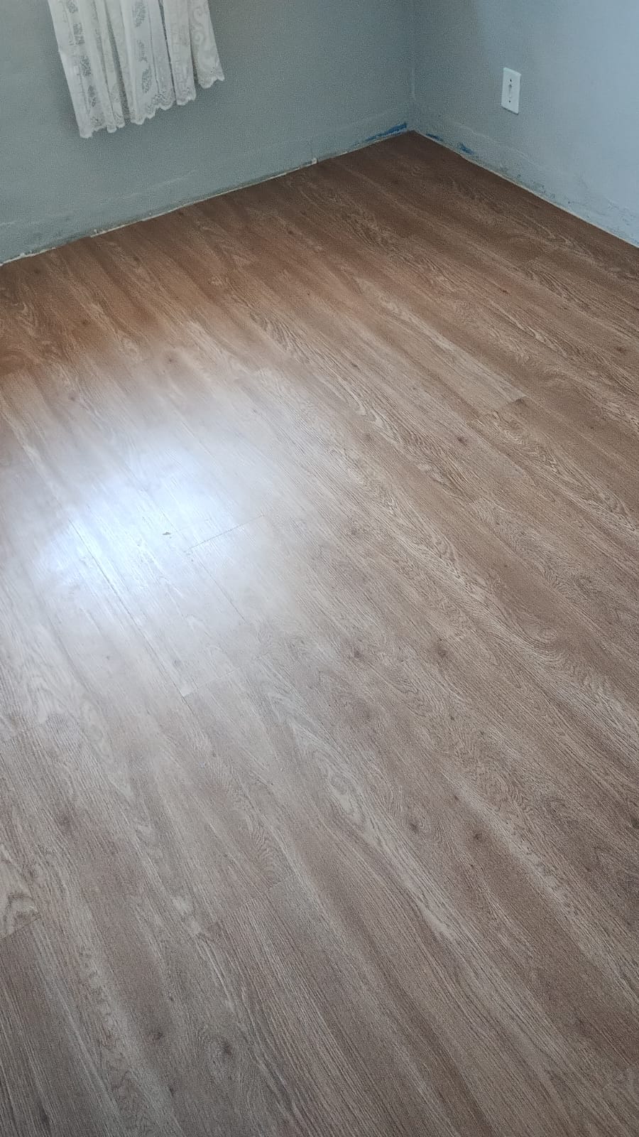 PISO VINÍLICO ANDIROBA — foto 3