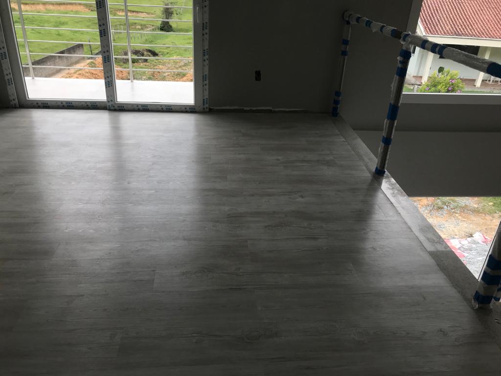 Piso de PVC Pátina Nevoa — foto 5