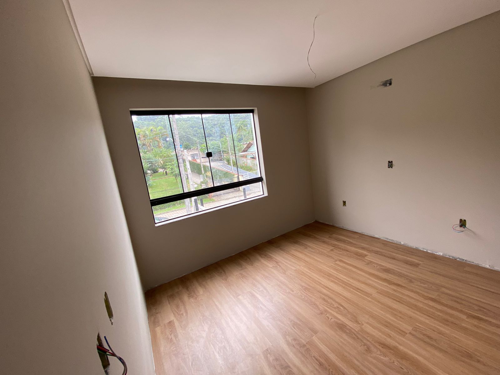 PISO VINÍLICO PAPOULA — foto 3