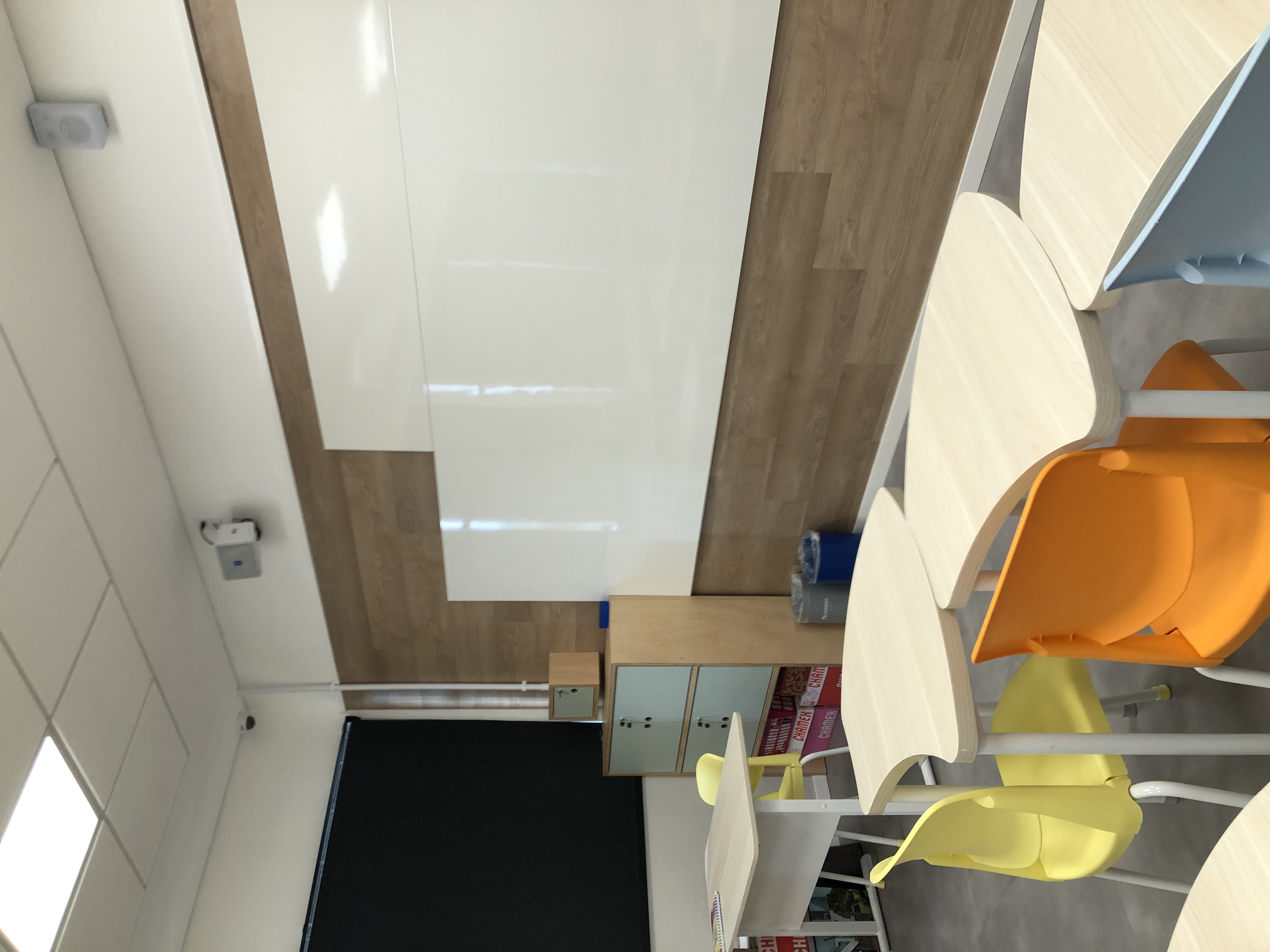 PISO VINÍLICO, RODAPÉ E PERSIANAS — foto 9