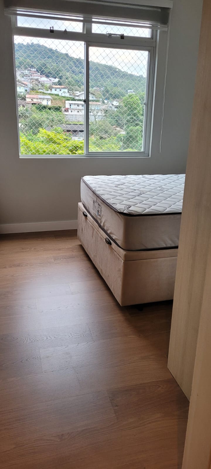 PISO LAMINADO CARVALHO NATURAL ENVERNIZADO — foto 4