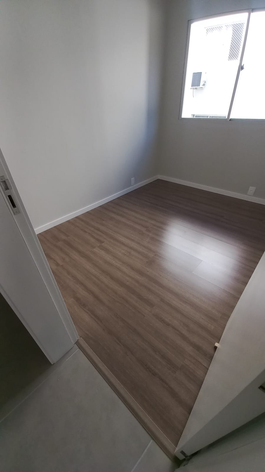 PISO LAMINADO AMÊNDOA