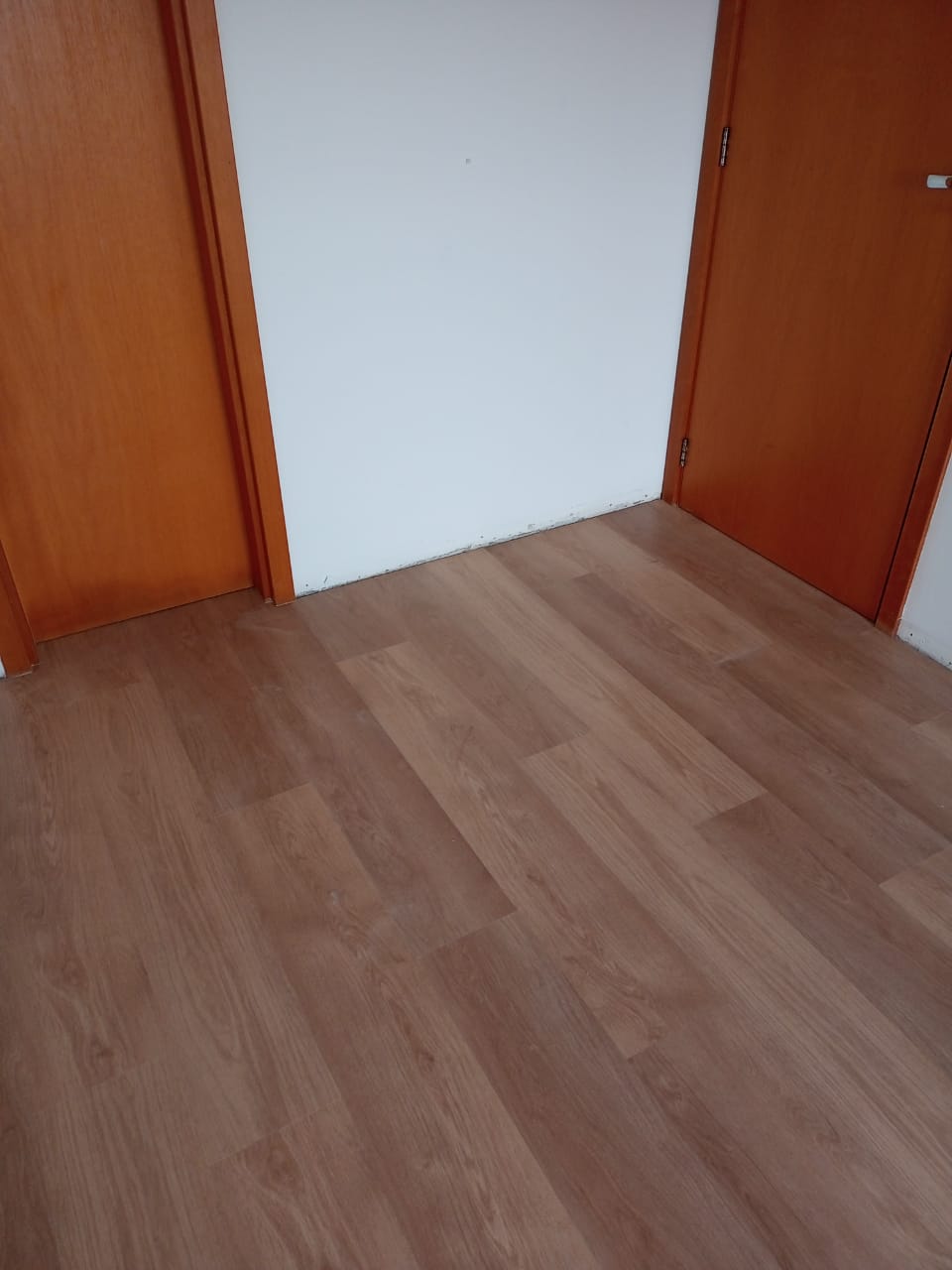 PISO VINÍLICO GERBERA — foto 8