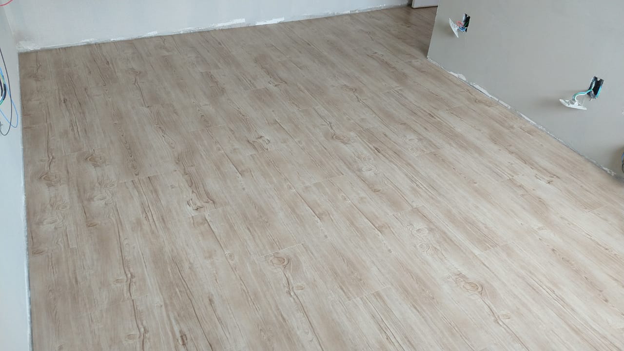 PISO DE PVC CARVALHO BERGAMO — foto 4