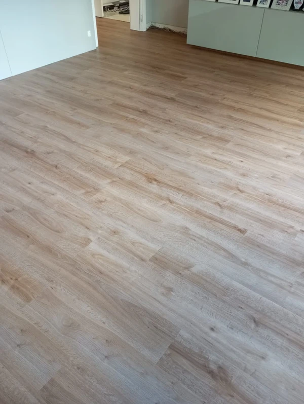 PISO VINÍLICO DE PVC BAOBÁ — foto 5
