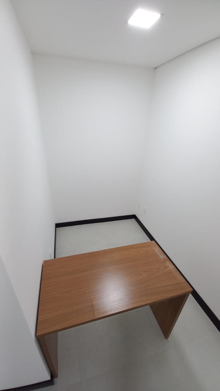 RODAPÉ DE POLIESTIRENO PRETO — foto 2
