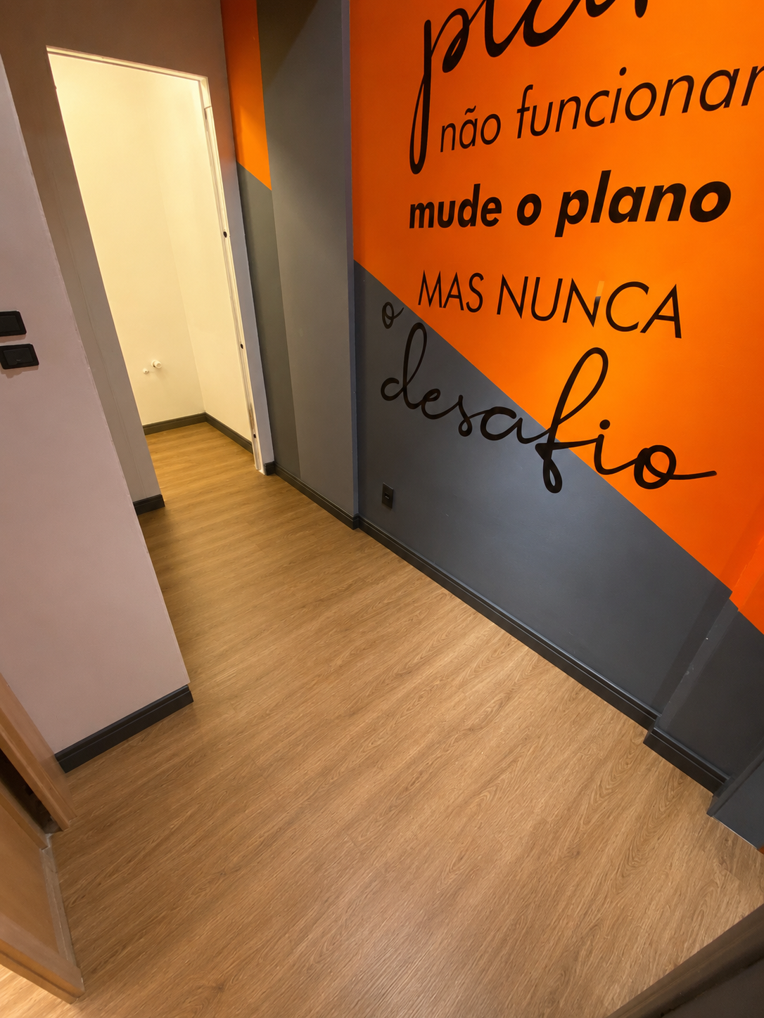 PISO VINÍLICO DE PVC AMÊNDOA