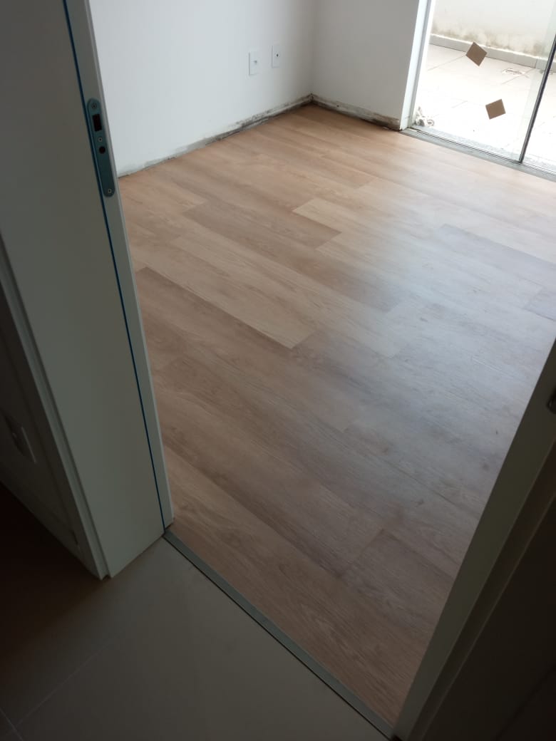 PISO VINÍLICO DE PVC GÉRBERA — foto 2