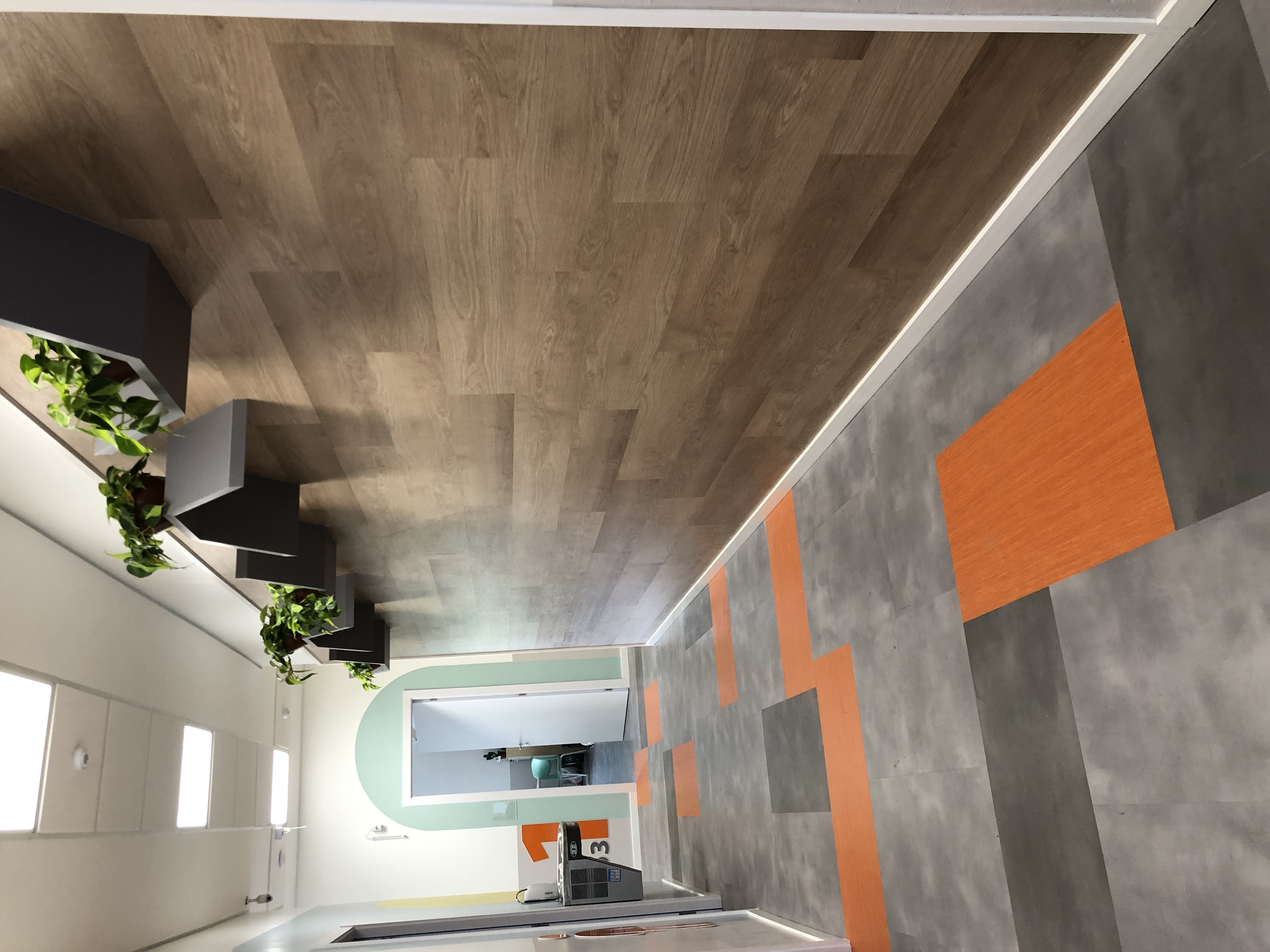 PISO VINÍLICO, RODAPÉ E PERSIANAS — foto 4