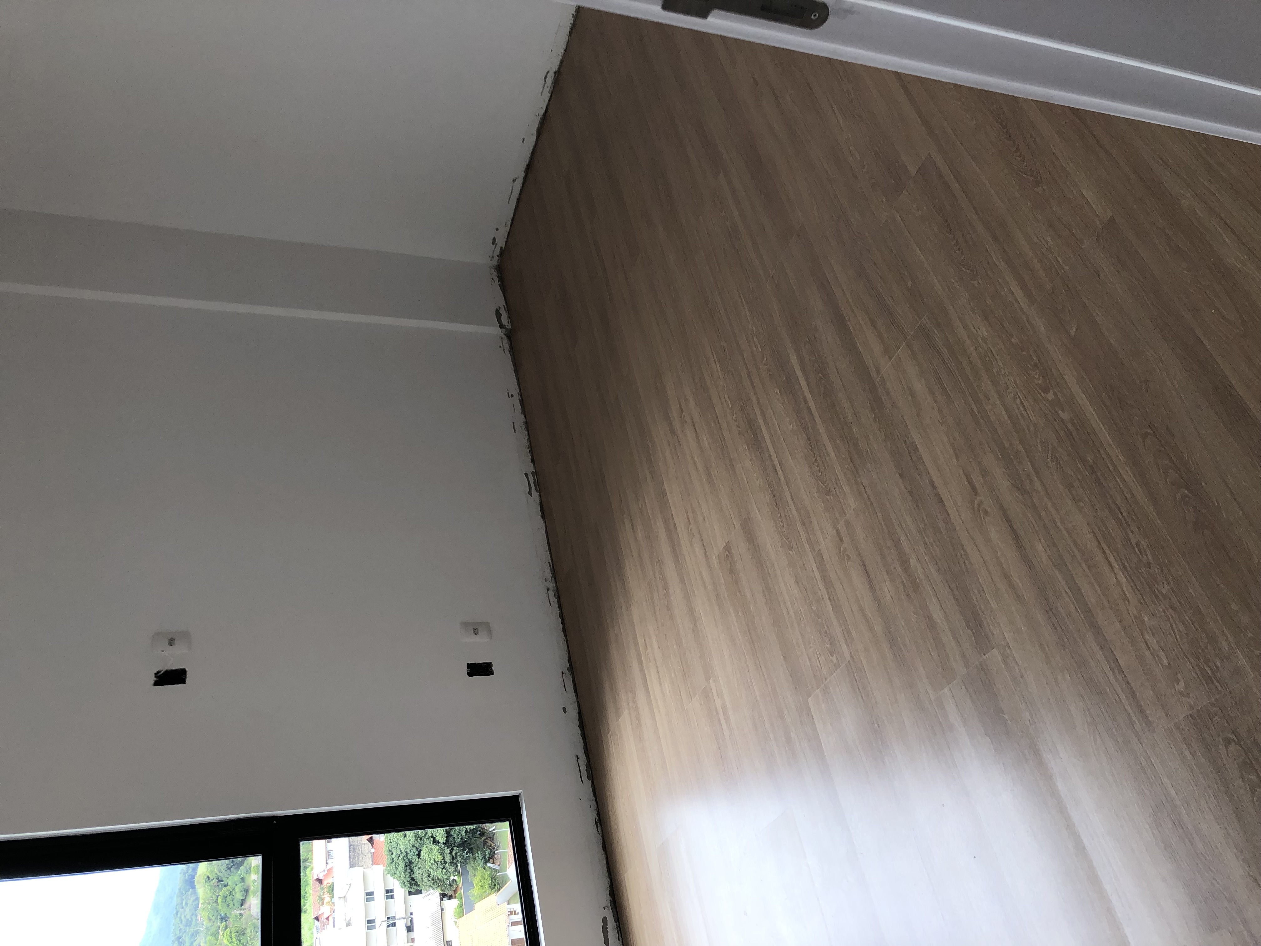 PISO LAMINADO INSTALADO