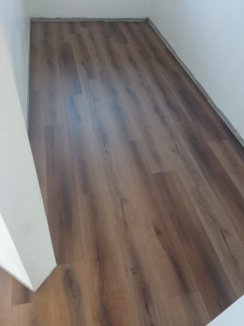PISO VINÍLICO LICHIA — foto 7
