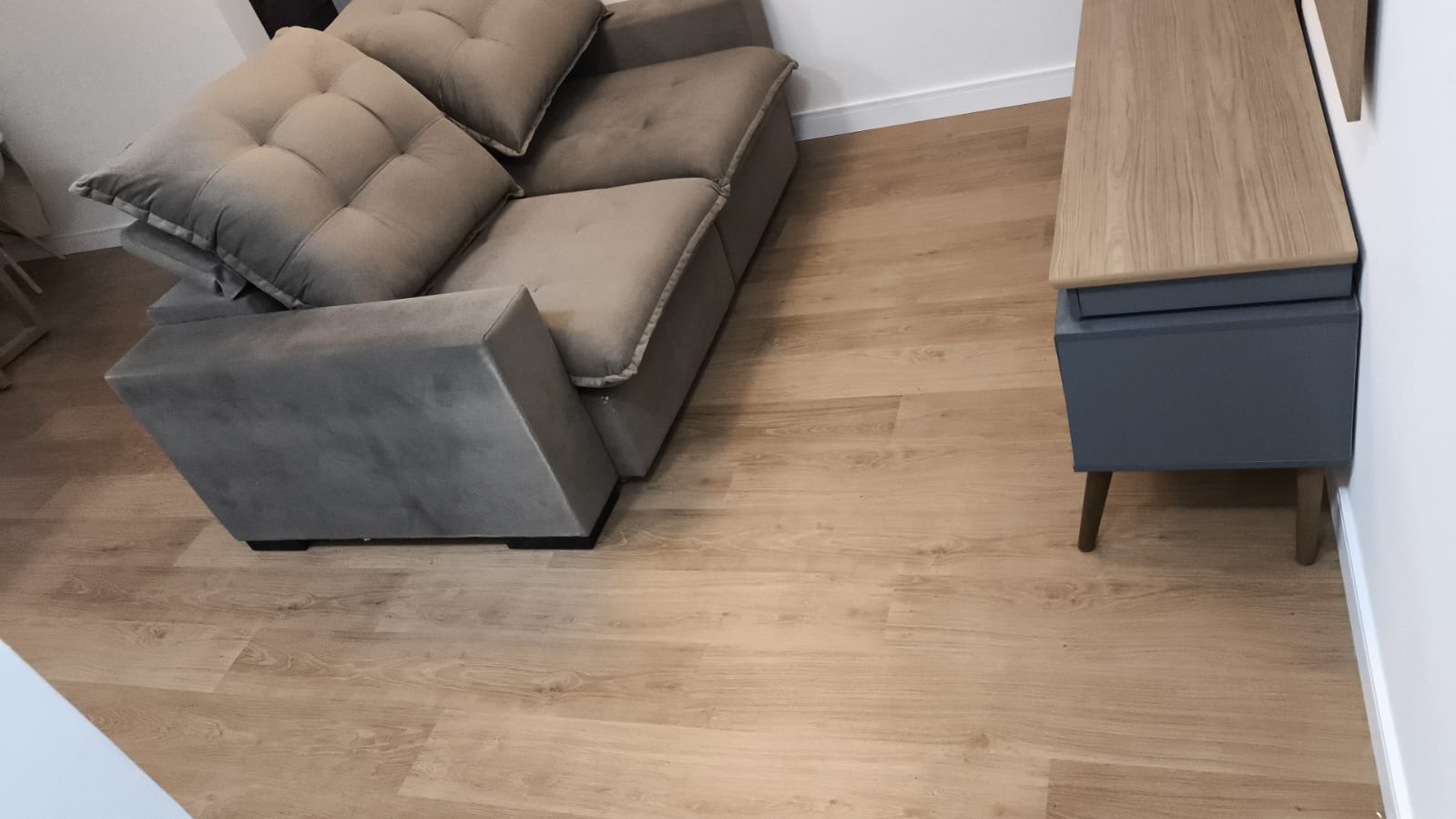 PISO LAMINADO CARVALHO NATURAL ENVERNIZADO — foto 2