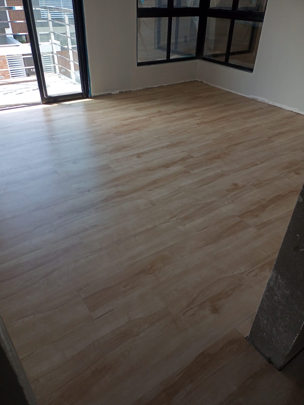 PISO VINÍLICO DE PVC MATTE — foto 5