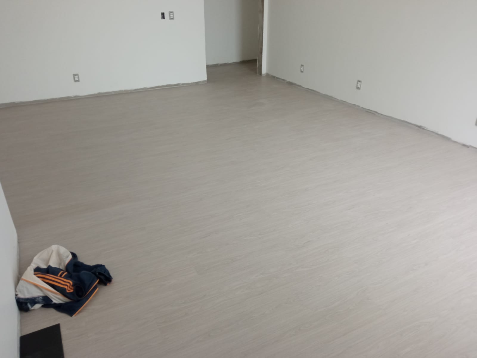 PISO VINÍLICO DE PVC LINHEIRO — foto 2