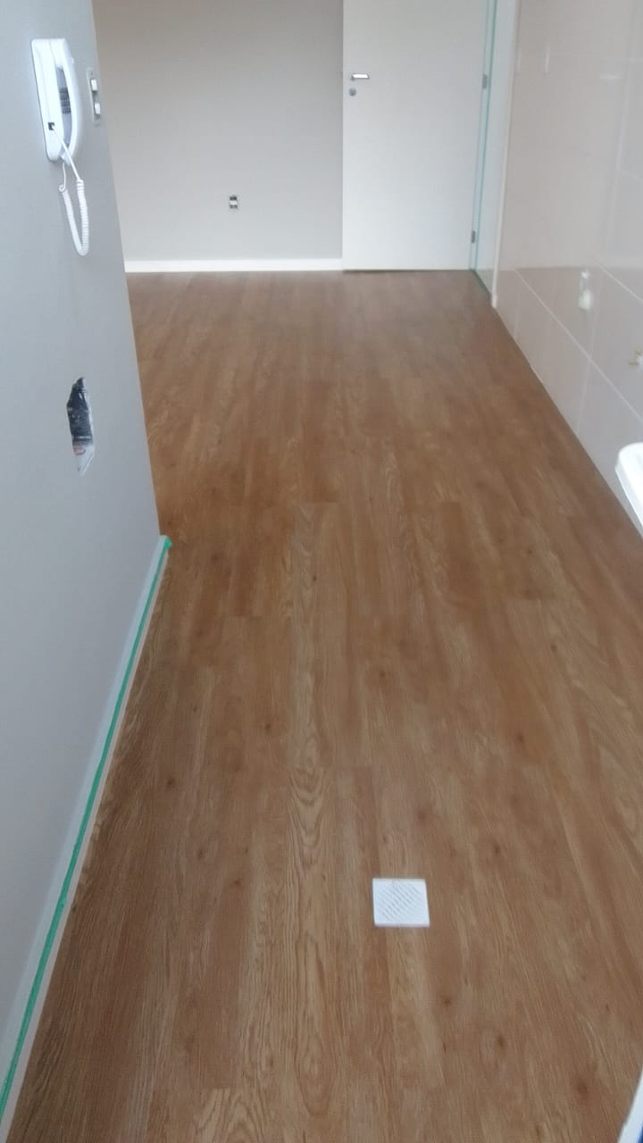 PISO VINÍLICO DE PVC ANDIROBA — foto 3