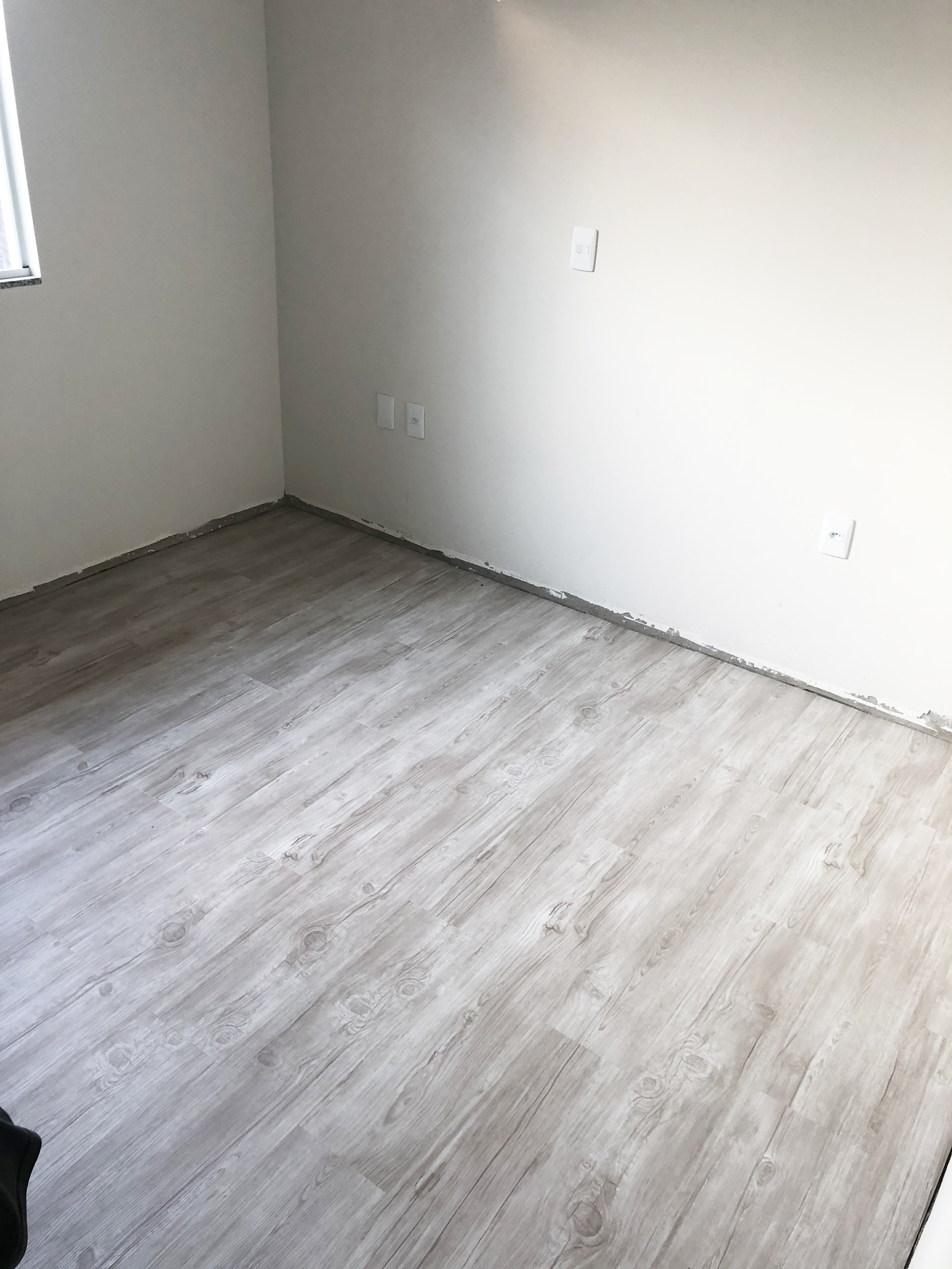 PISO DE PVC PÁTINA NEVOA — foto 7
