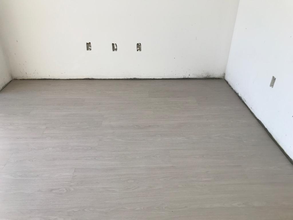 PISO DE PVC LINHEIRO