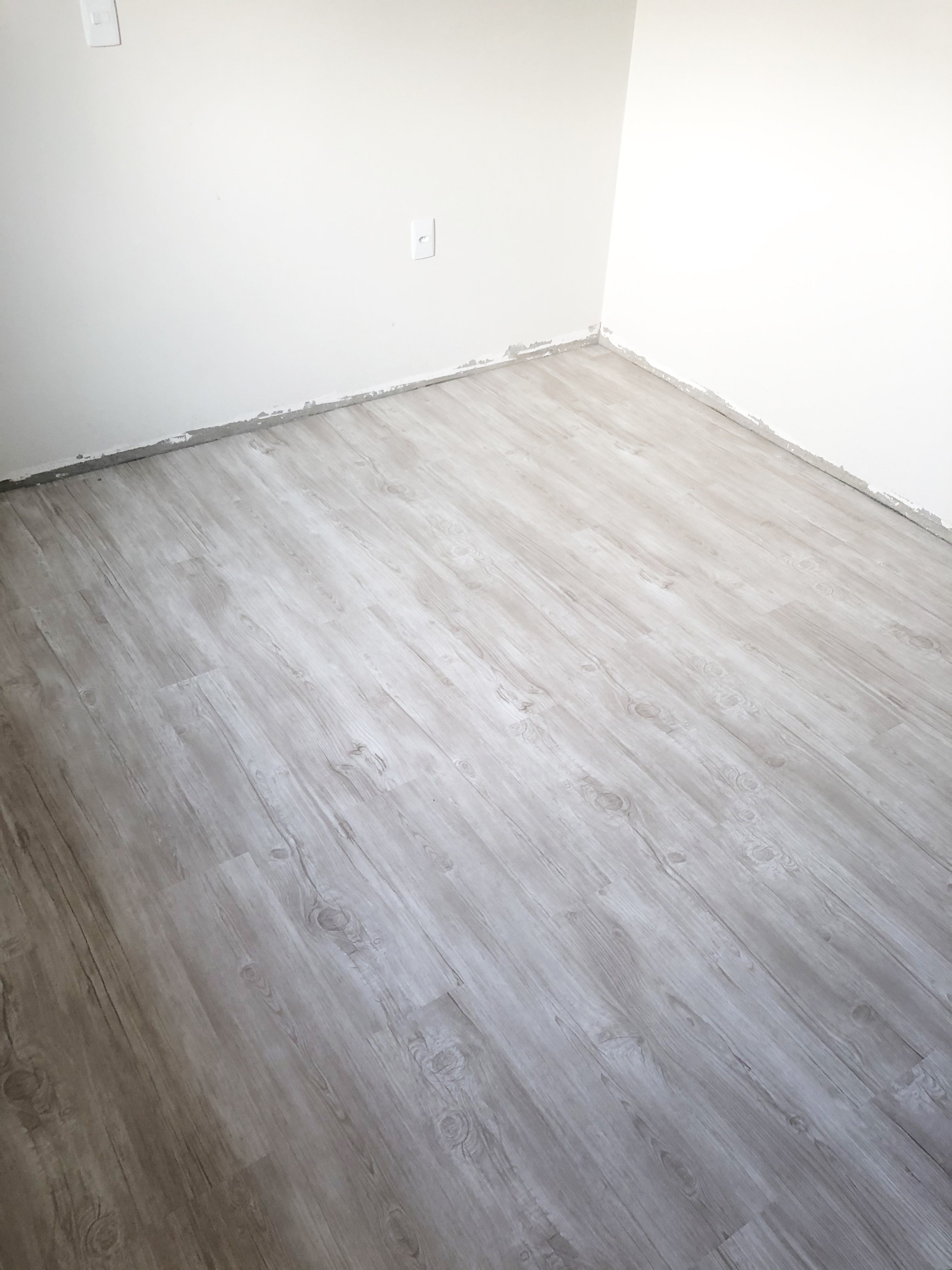 PISO DE PVC PÁTINA NEVOA — foto 9