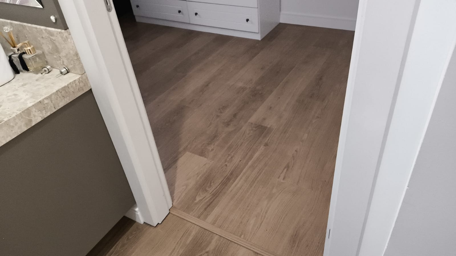 PISO LAMINADO CARVALHO NATURAL ENVERNIZADO — foto 6
