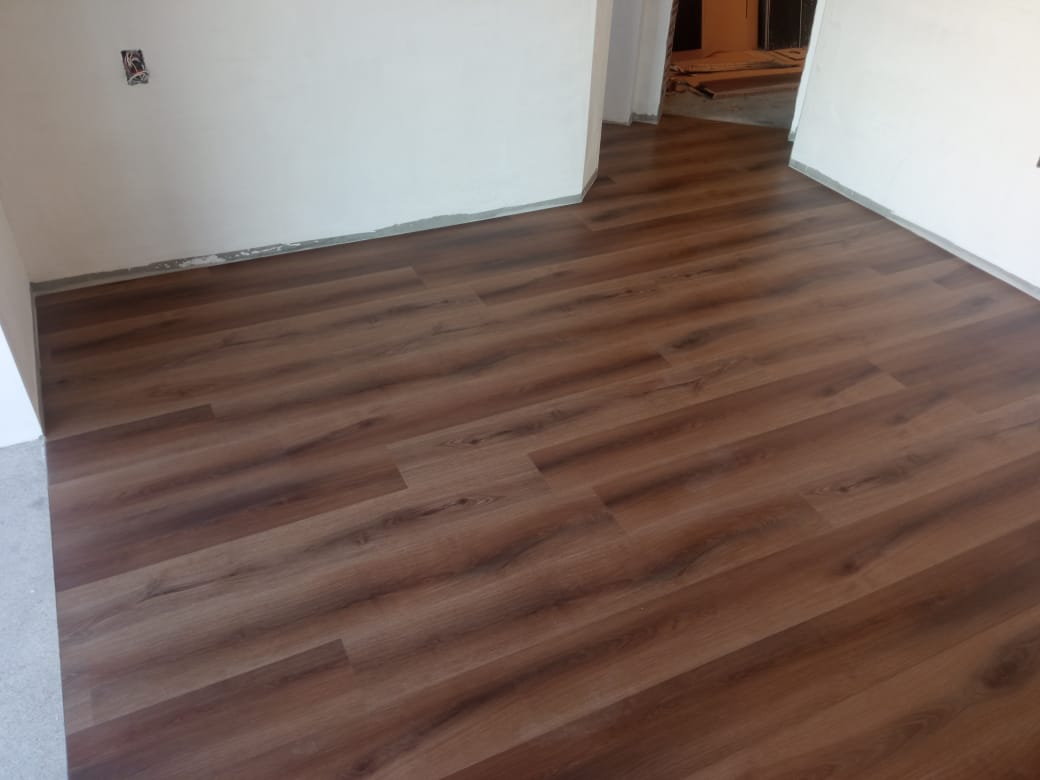 PISO VINÍLICO LICHIA — foto 5