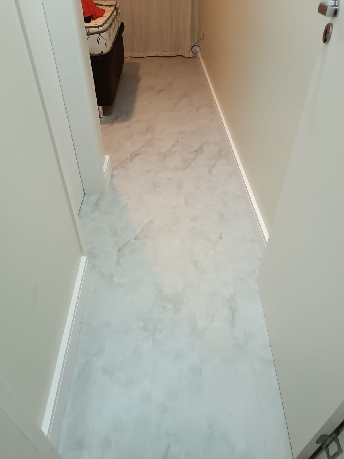 PISO VINÍLICO CEMENT — foto 4