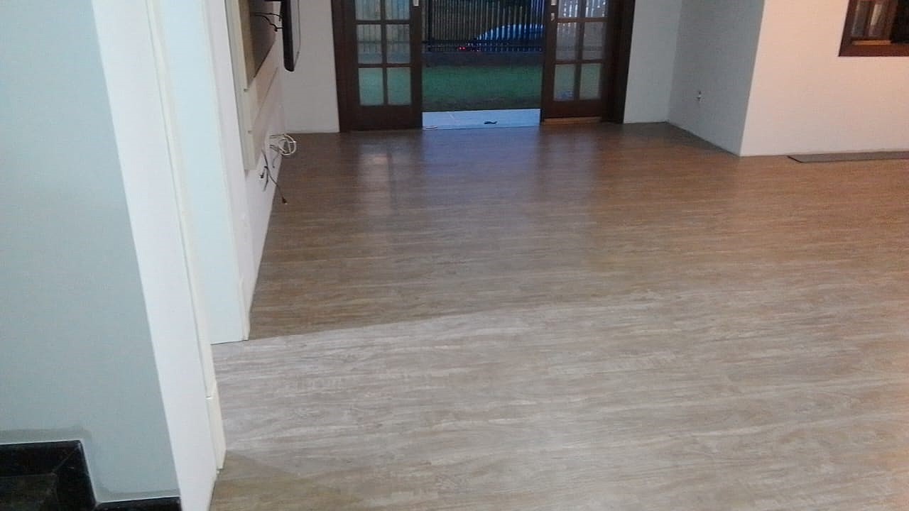 PISO VINÍLICO CACAU — foto 6