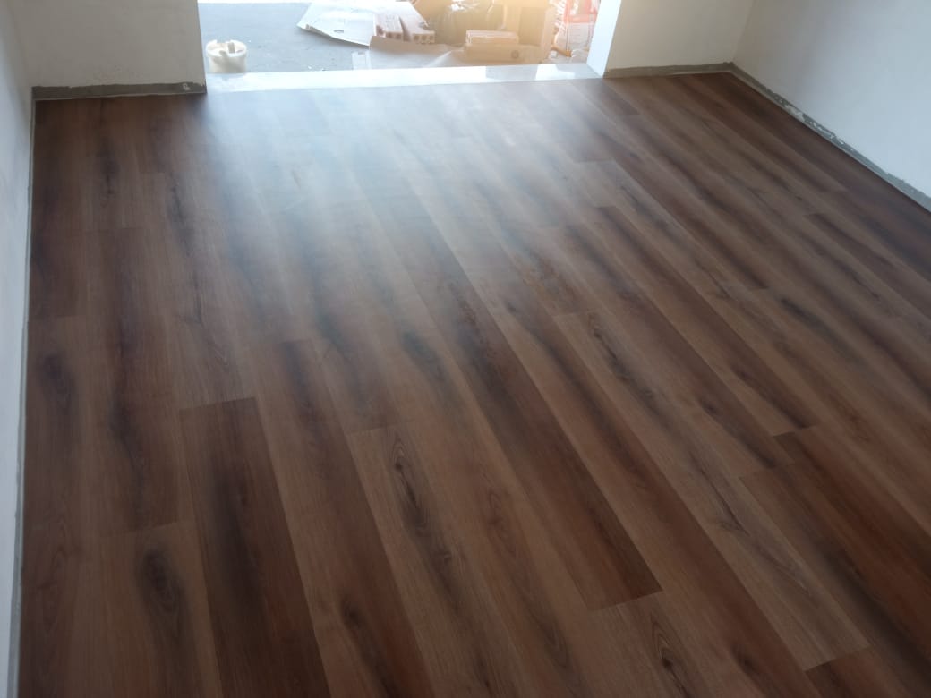PISO VINÍLICO LICHIA — foto 4