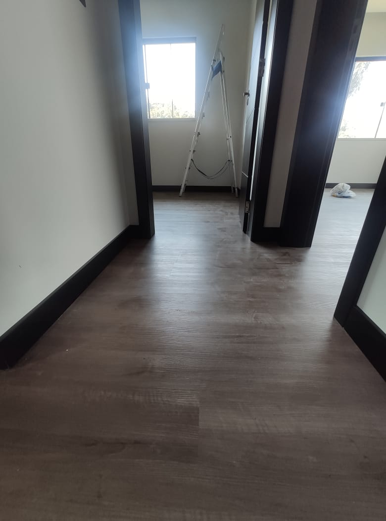 RODAPÉ DE POLIESTIRENO PRETO — foto 7