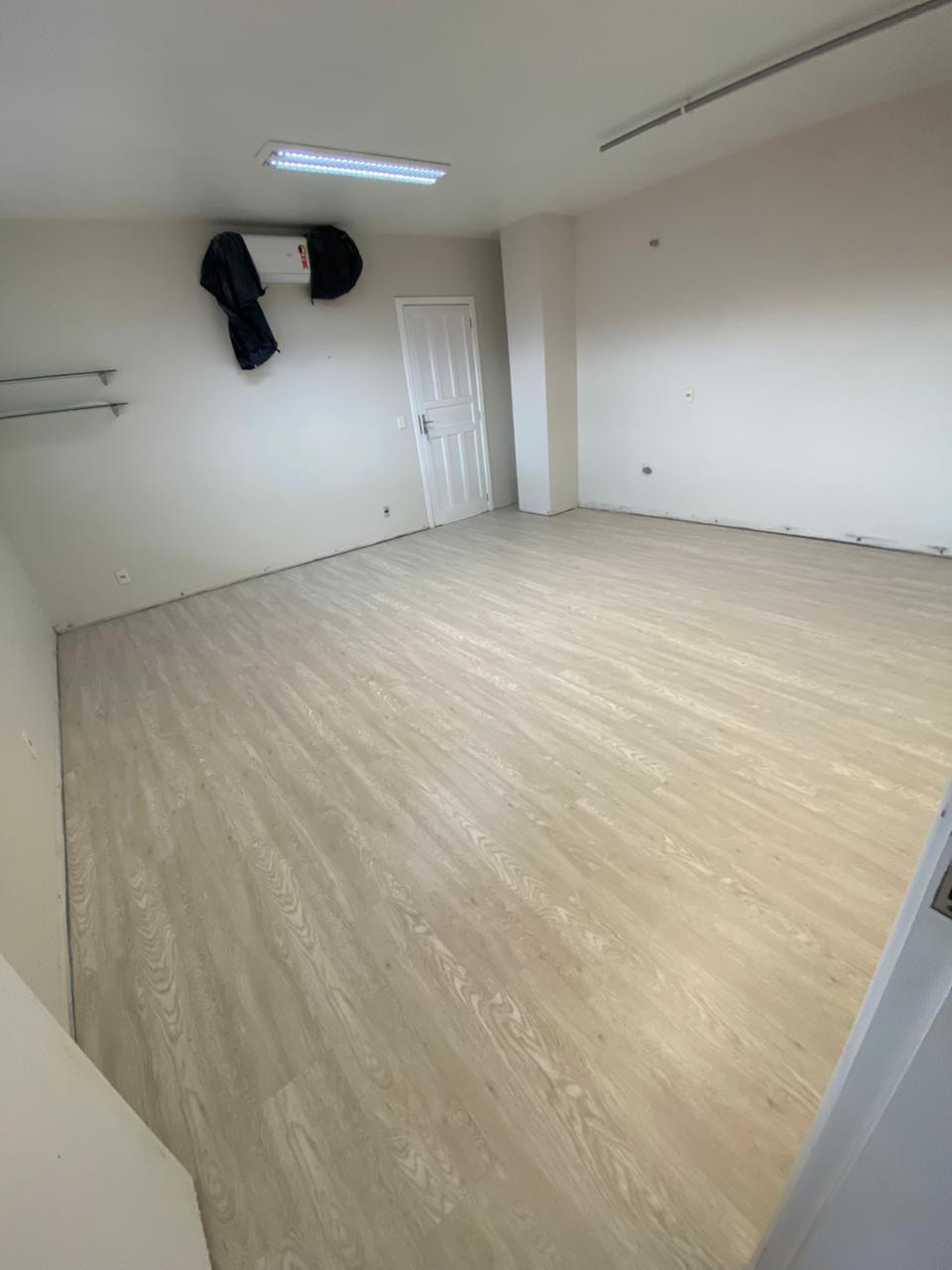 PISO VINÍLICO DE PVC PLÁTANO — foto 4