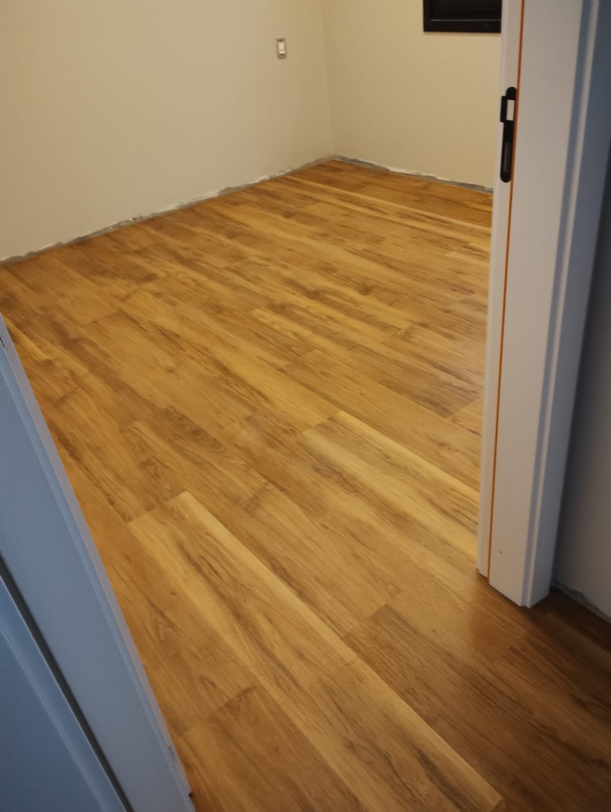 PISO VINÍLICO DE PVC CAMÉLIA — foto 10