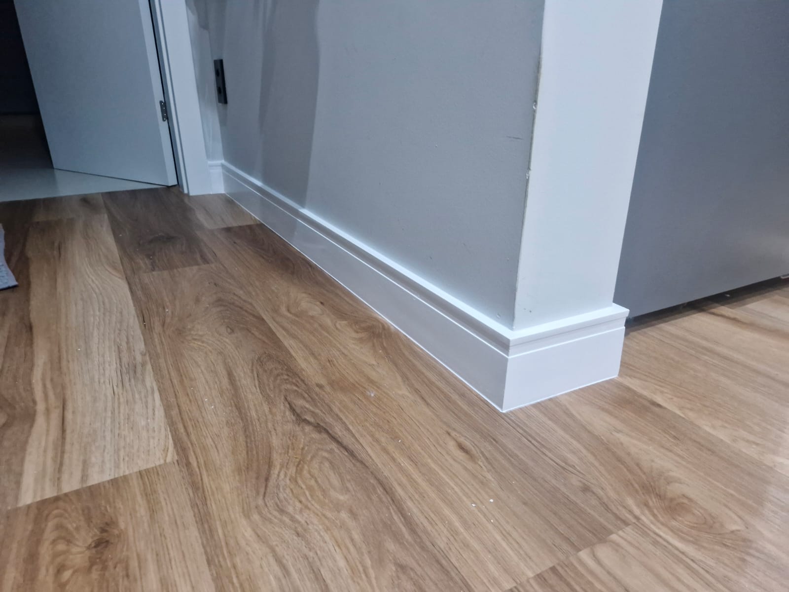 RODAPÉ DE 10 CM FRISO INSTALADO — foto 5