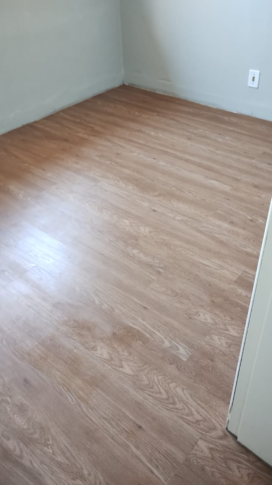 PISO VINÍLICO ANDIROBA — foto 4