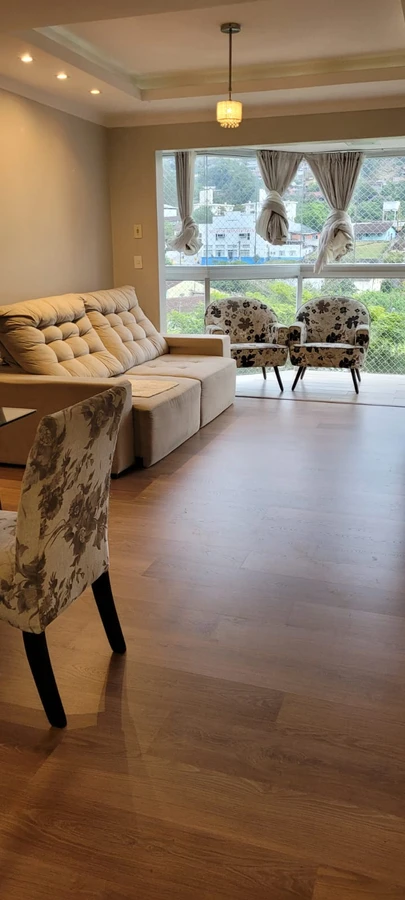 PISO LAMINADO CARVALHO NATURAL ENVERNIZADO — foto 3