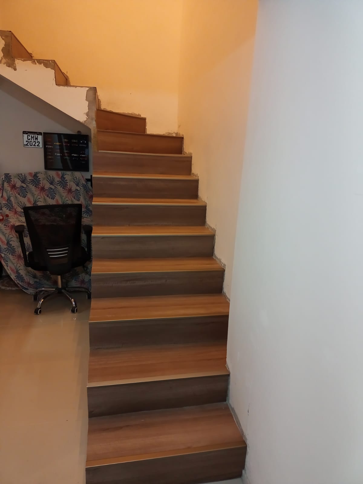 PISO VINÍLICO DE PVC NA ESCADA — foto 4