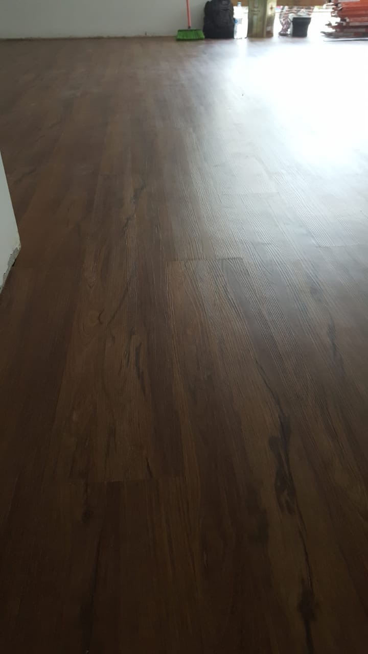 Piso de PVC Canela — foto 2