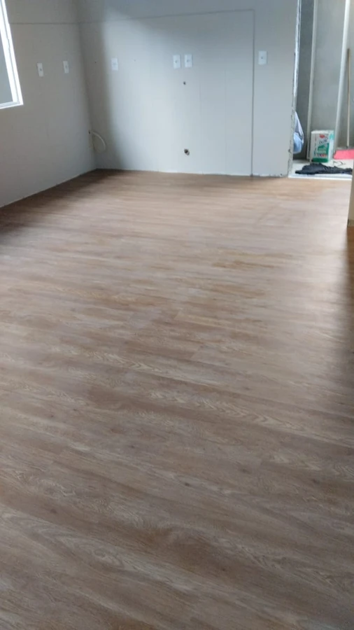 PISO VINÍLICO DE PVC ANDIROBA — foto 2