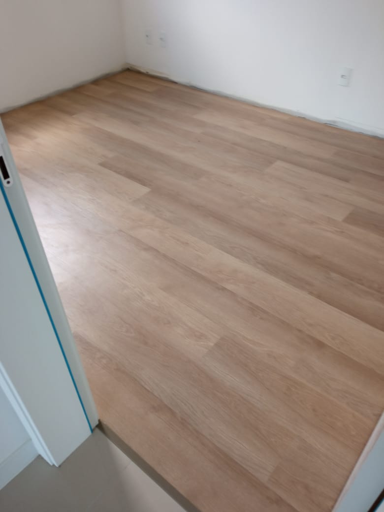 PISO VINÍLICO DE PVC GÉRBERA — foto 3