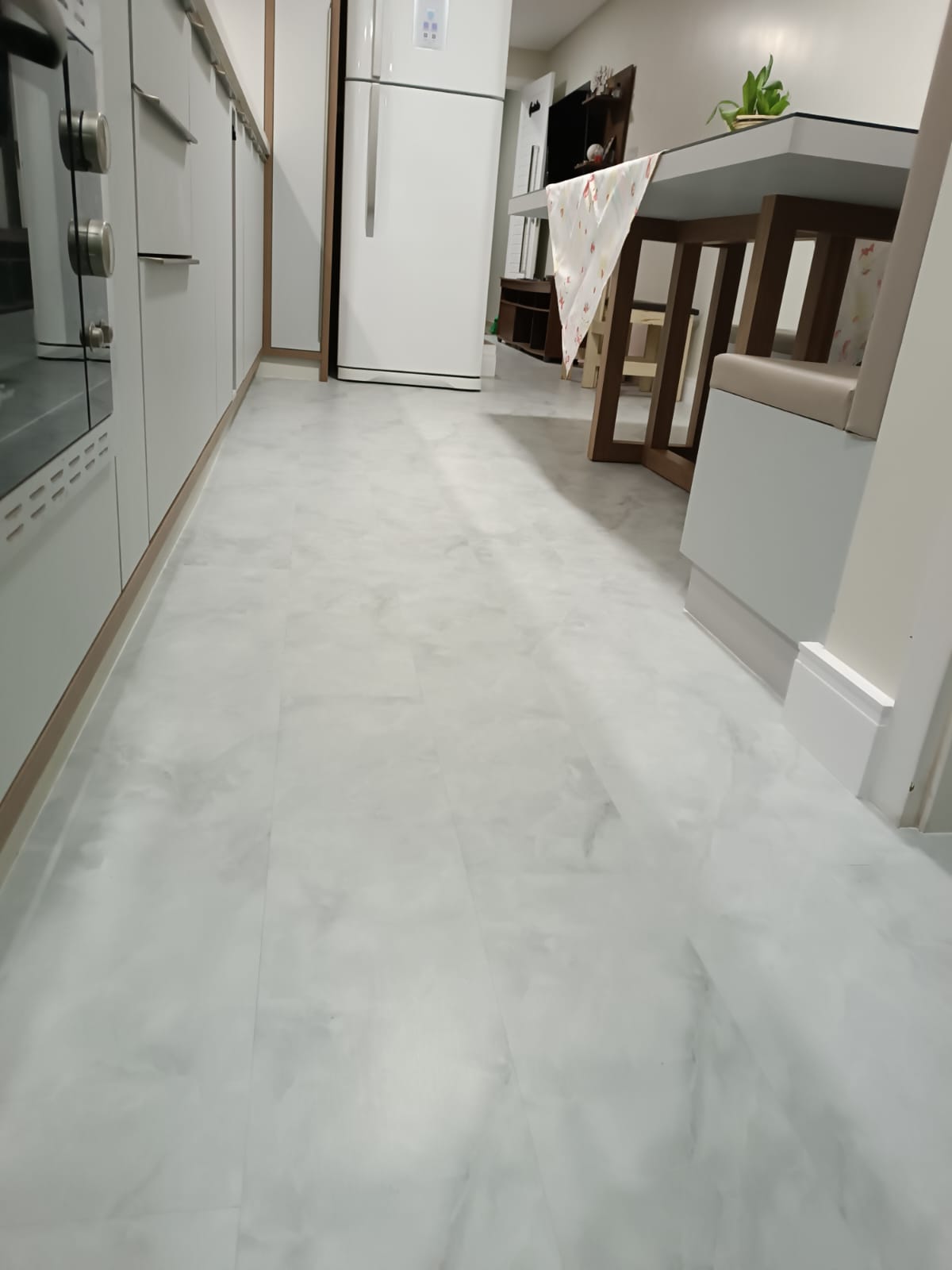 PISO VINÍLICO CEMENT — foto 5
