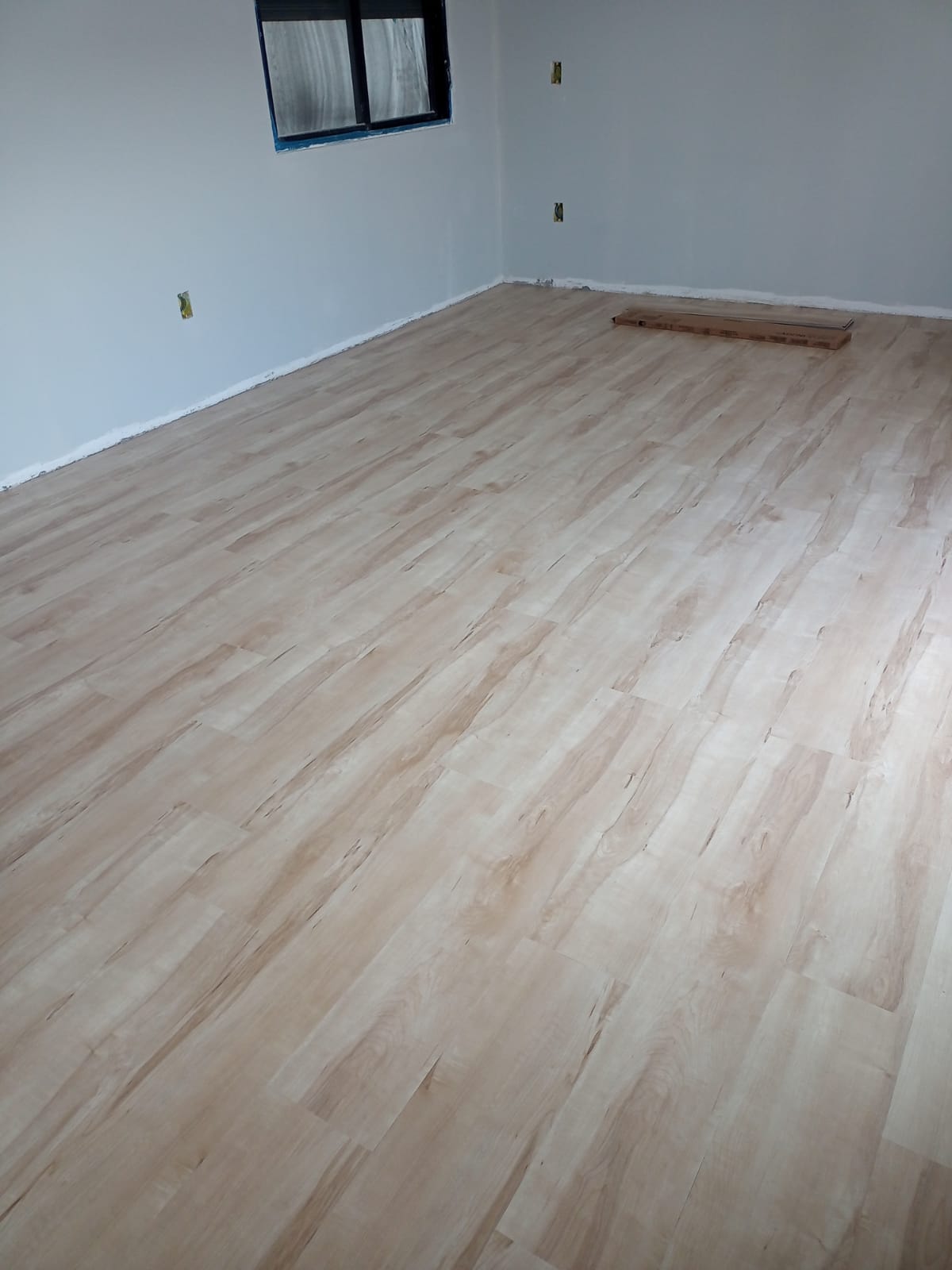 PISO VINÍLICO DE PVC MATTE — foto 2
