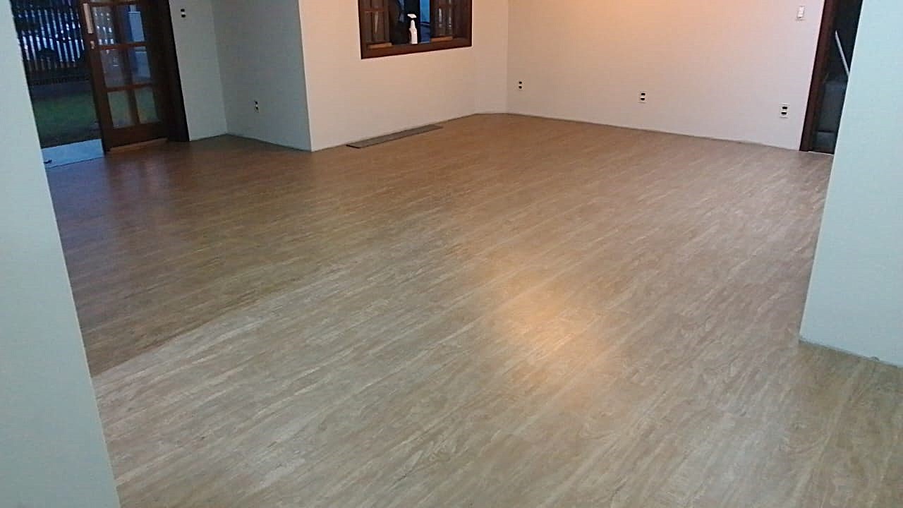 PISO VINÍLICO CACAU — foto 5
