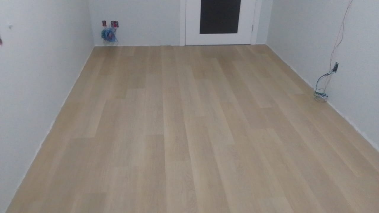 PISO VINÍLICO GÉRBERA — foto 2